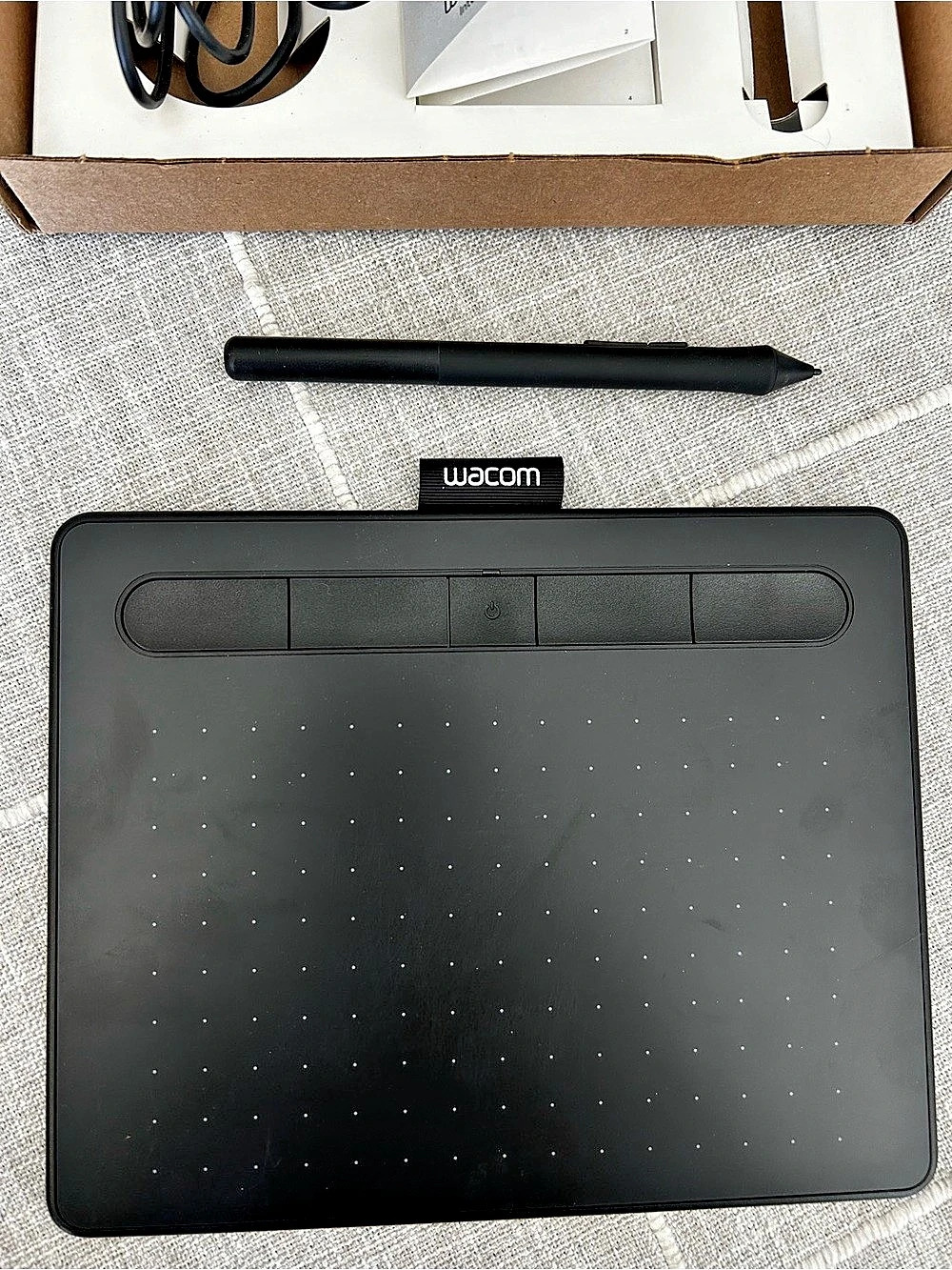 Wacom Intuos Small Wireless Graphics Drawing Tablet Black